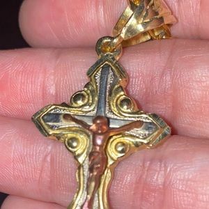 Jesus crucifix pendant and chain